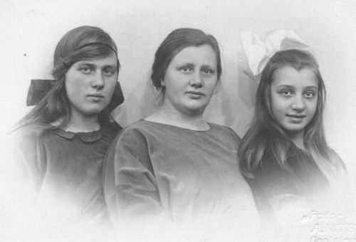 Janke Leemans en haar dochters