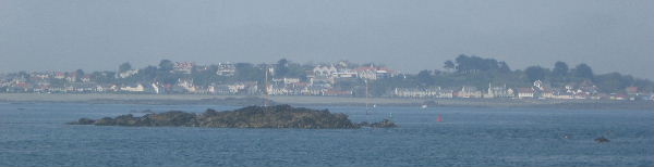 St Peter Port, de hoofdstad van Guernsey - Vergroten